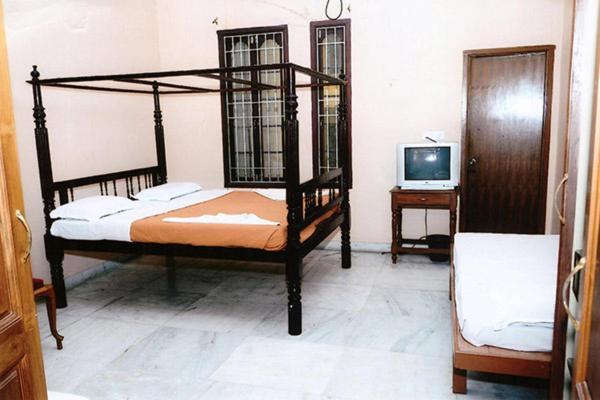 Hotel Soorya Heritage Inn ポンディシェリ エクステリア 写真
